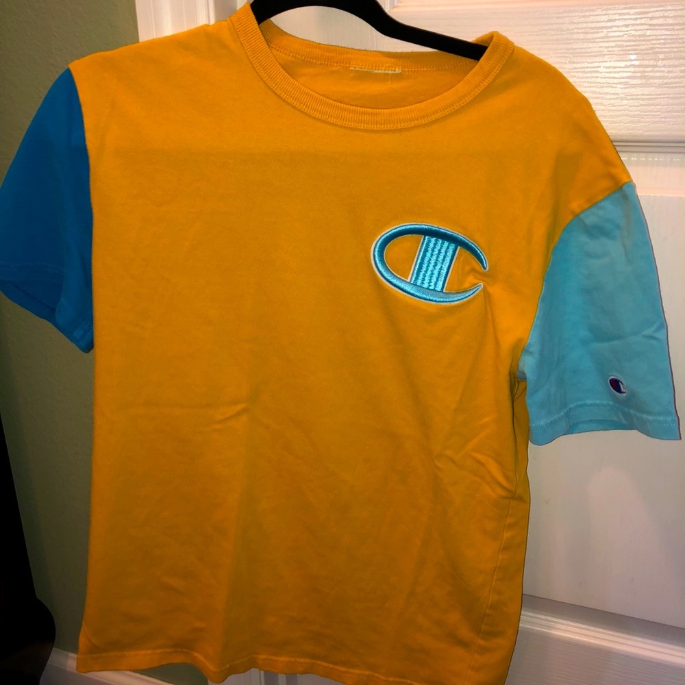 Mens Champion yellow and blue color block t-shirt in size small.